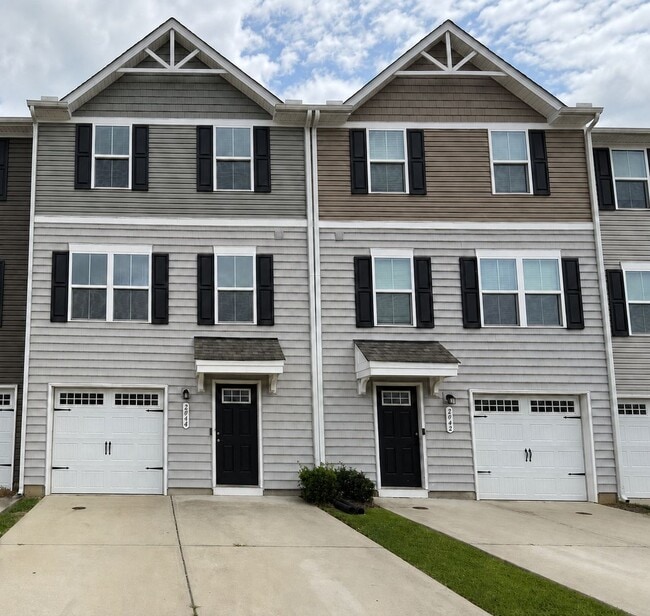 Building Photo - 2044 Petersen Way