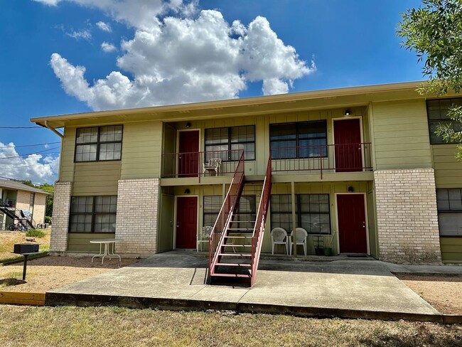 Building Photo - 102 Lady Bird Ln Rental