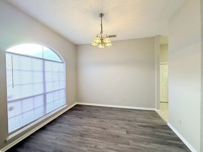 Photo - 1930 Hollington Dr