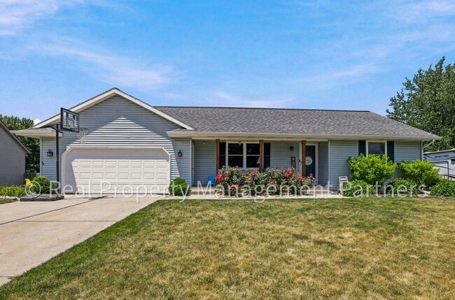 Building Photo - Updated 3-Bed Home with 2-Car Garage and Fenced in Yard on .23+ Acres, Near GVSU
