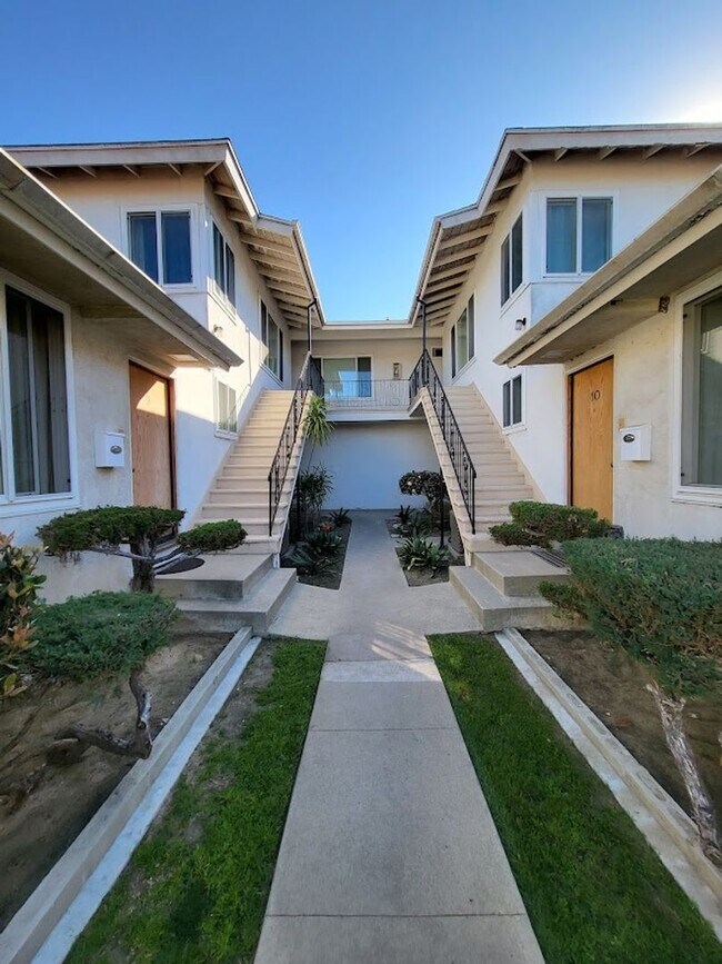 218 W Olive St
