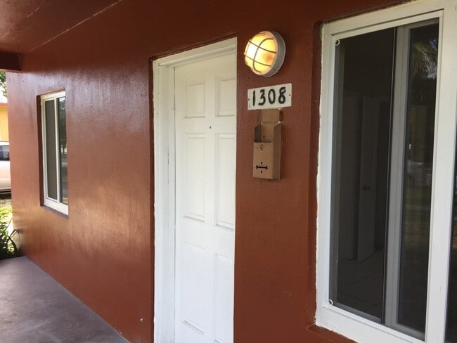 Photo - Nice 2-1 house