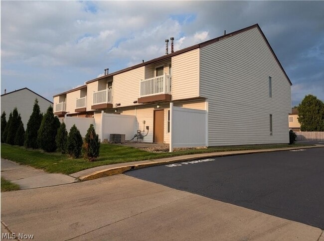 Photo - 1565 Whitehall Blvd