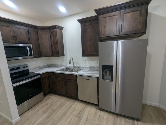 Building Photo - 119 W Washington St Unit 1