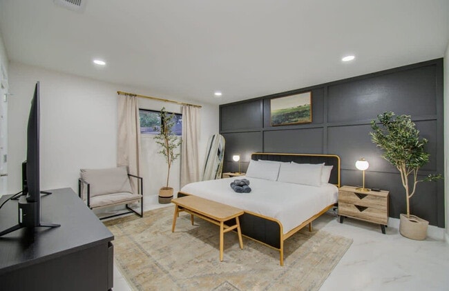 Building Photo - 5539 Edith St Unit ID1019613P