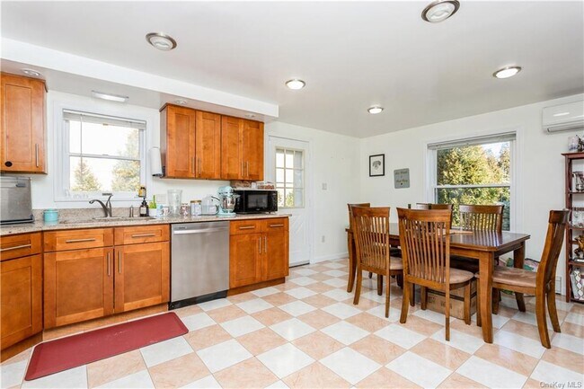 Photo - 45 Lafayette St