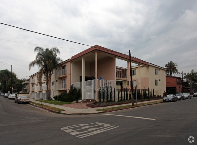 Foto principal - 1560 S. Saltair Ave. Los Angeles, CA. 90025