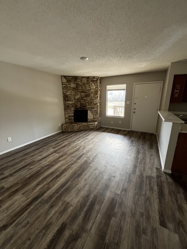 821 Bracewood Cir Unit C