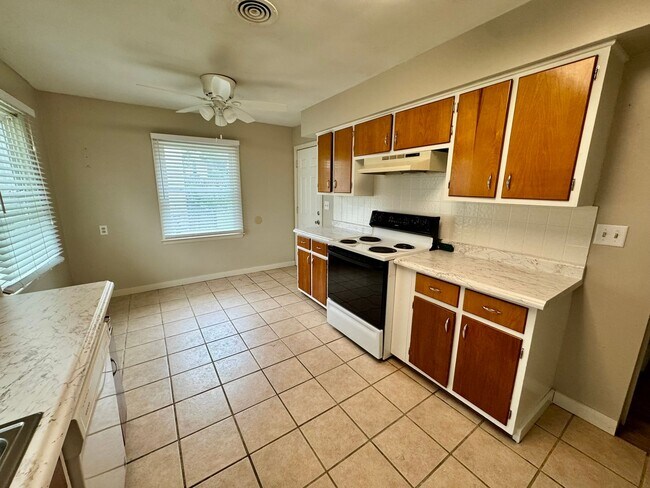 Photo - 1006 N 49th Ave
