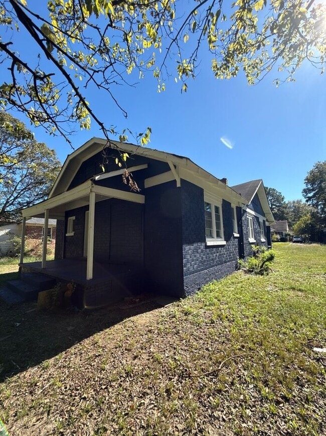 Photo - 3408 Bowen Ave