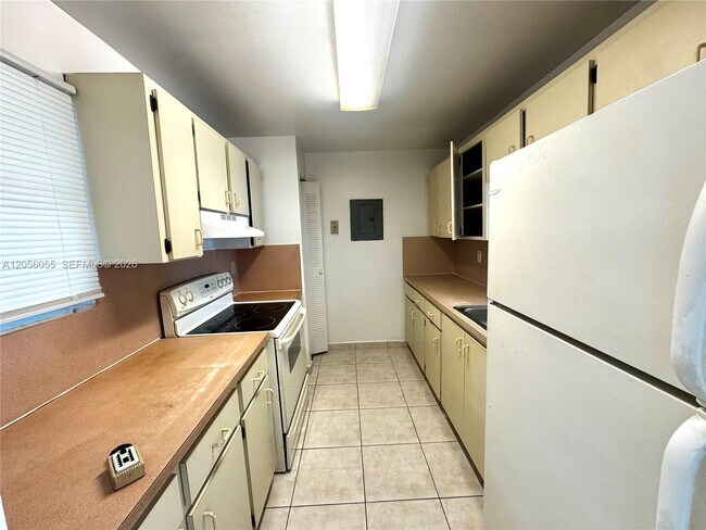 Photo - 888 NE 132nd St Unit 207