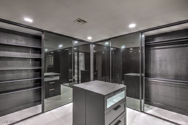 Photo - 5785 Edna Ave