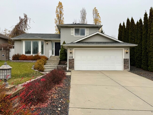 Photo - Stunning 3 Bed 2 Bath Eagle Ridge Home w/ ...