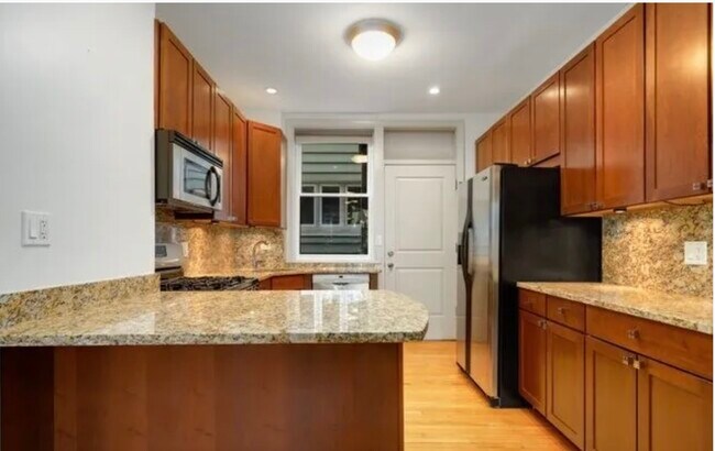 Photo - 3737 N Leavitt St Unit 3N