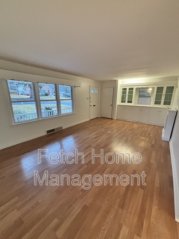 Photo - 1766 Linwood Ave