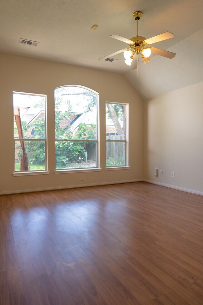 Photo - 15627 Rosewood Hill Ct