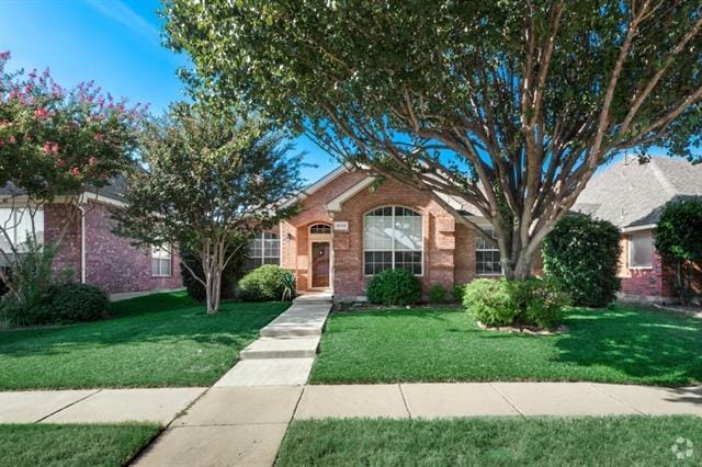 Building Photo - 1533 Broadmoor Dr Rental