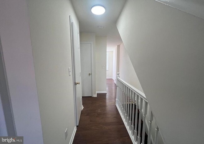 Photo - 336 Barclay St