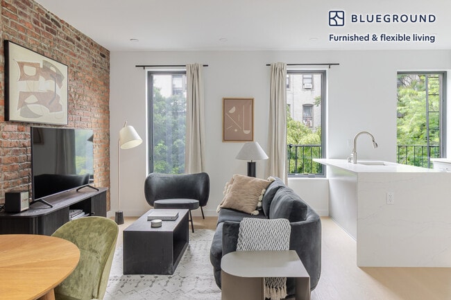 Photo - 227 S 4th St Unidad FL4-ID1866