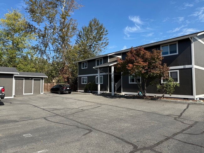 Building Photo - 712 Avenue B