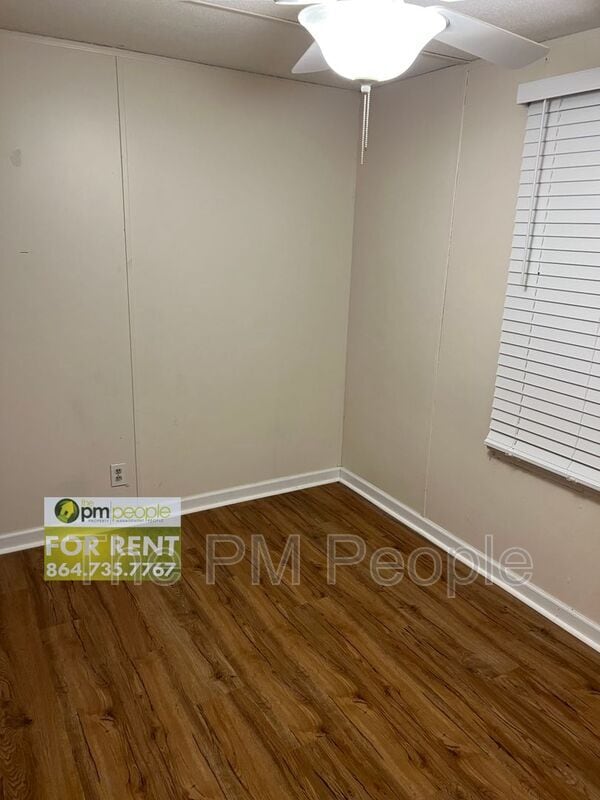 Photo - 745 State Rd S-39-204