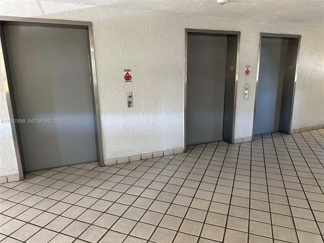 Photo - 11800 SW 18th St Unit 322-4