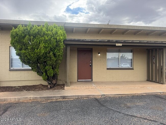 Building Photo - 1800 E Fry Blvd Unit 17