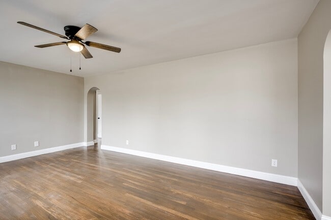 Photo - 205 Hampton Ave