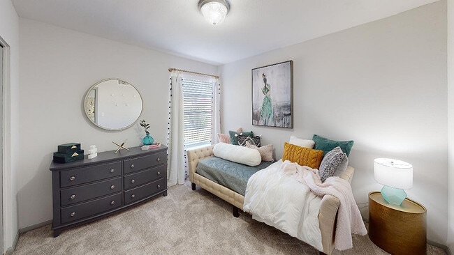 Model Guest Bedroom - Tanglewood