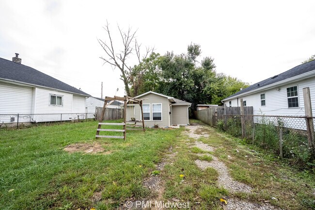 Photo - 955 N Traub Ave House