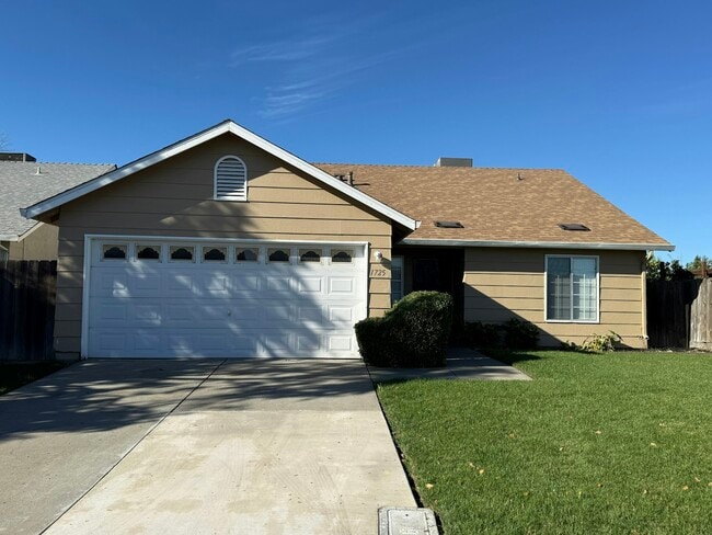 Building Photo - 1725 S Sacramento St