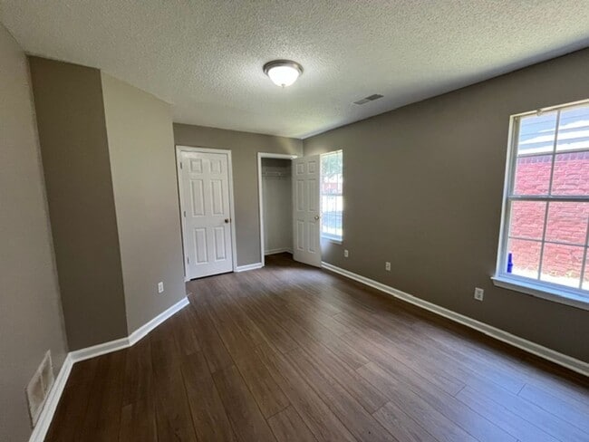 Photo - Renovated 3 Bedroom 3 Bath Townhome for Rent!