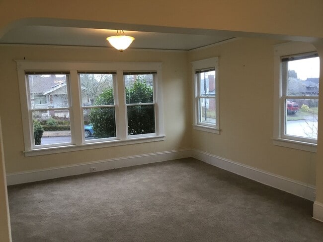 Photo - VINTAGE CHARM