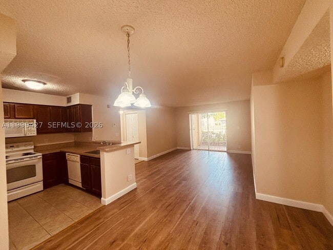 Building Photo - 7630 Westwood Dr Unit 305