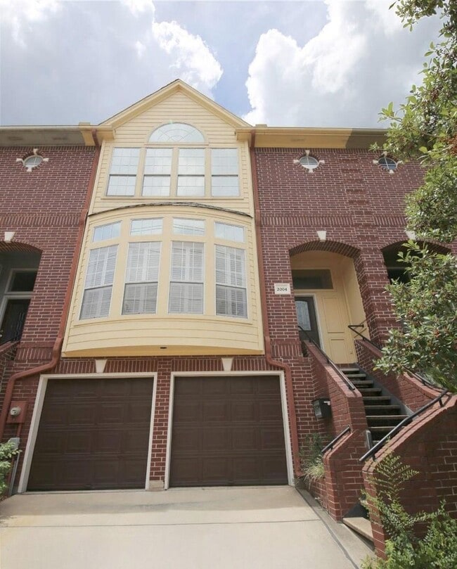 Discounted Deposit! Stylish 3-Bedroom Town... - Discounted Deposit! Stylish 3-Bedroom Town... House
