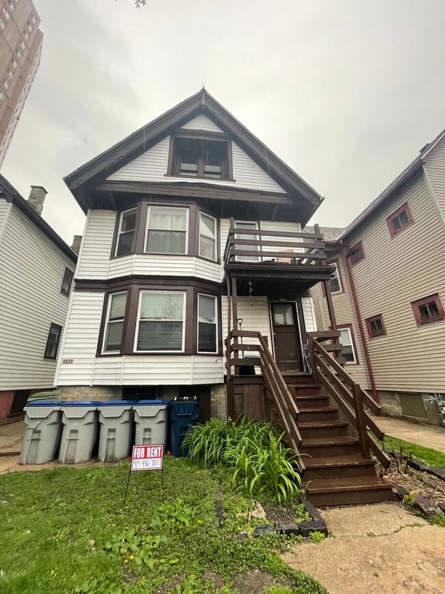Photo - 2BR Upper Unit Off Brady St in the Heart o... Unidad #3