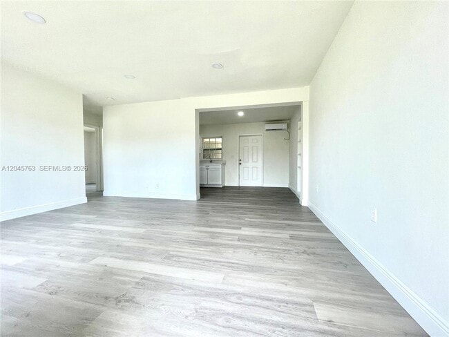 Photo - 1004 SW 24th Ave Unit 1-W