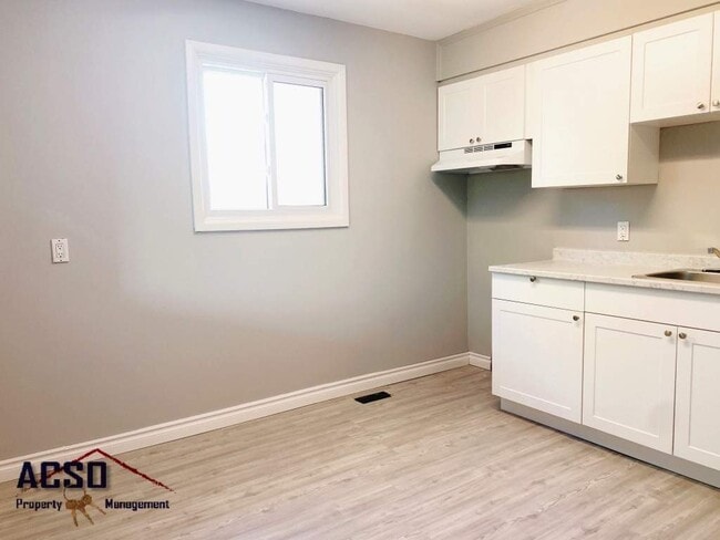 Photo - 20 Cait Av Unit 20 Cait Ave # 3