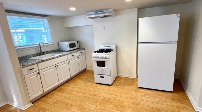 Photo - 315 1st St