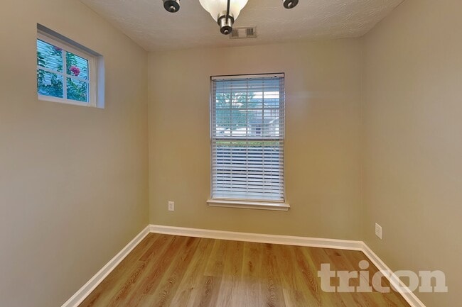 Photo - 501 Arrowhead Dr