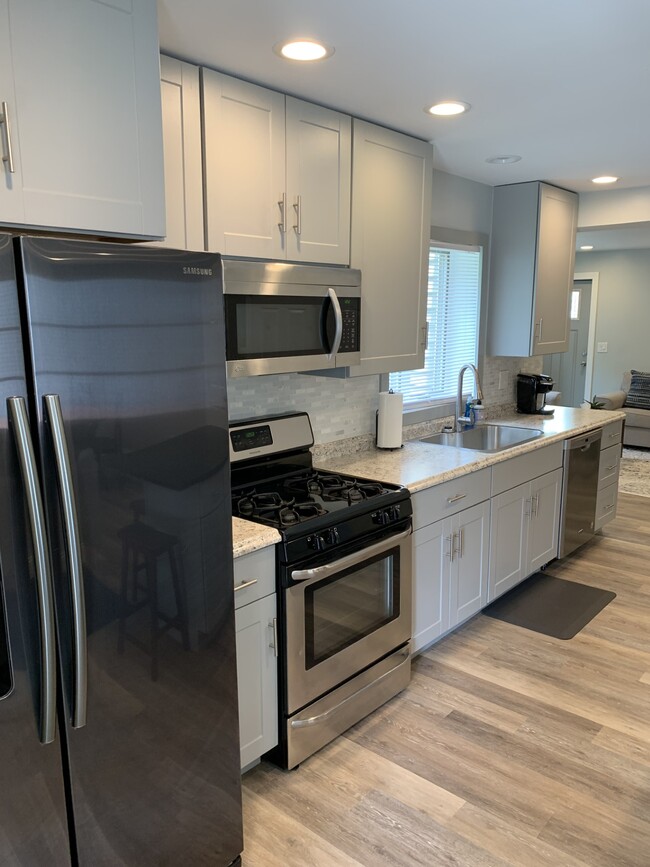 Building Photo - 20 Hickok Ave Unit 1 Rental