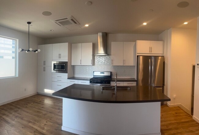 Photo - 475 Tailoff Ln