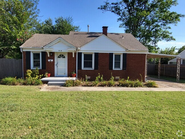Building Photo - Remodeled 2 bedroom, 1 bathroom house in C...