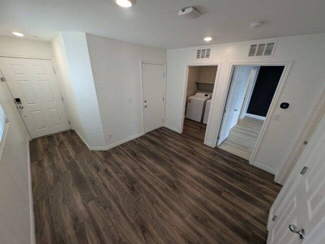 Photo - 769 N Water St