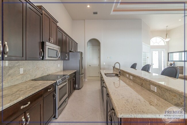 Photo - ***ANNUAL LEASE ONLY***PALM RIVER ESTATES*...