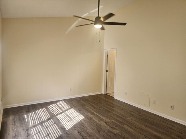 Photo - 121-207 Unit 207-2