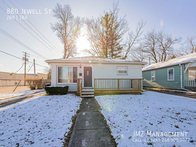 Welcome to this charming 2-bedroom, 1-bath... - Welcome to this charming 2-bedroom, 1-bath... House