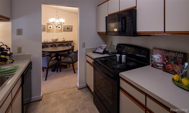 Photo - 18408 Wimbledon Ct