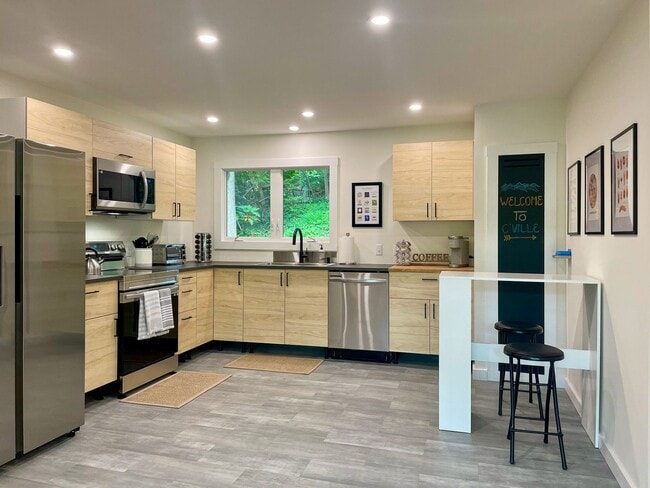 Photo - 709 Nelson Dr Unit B