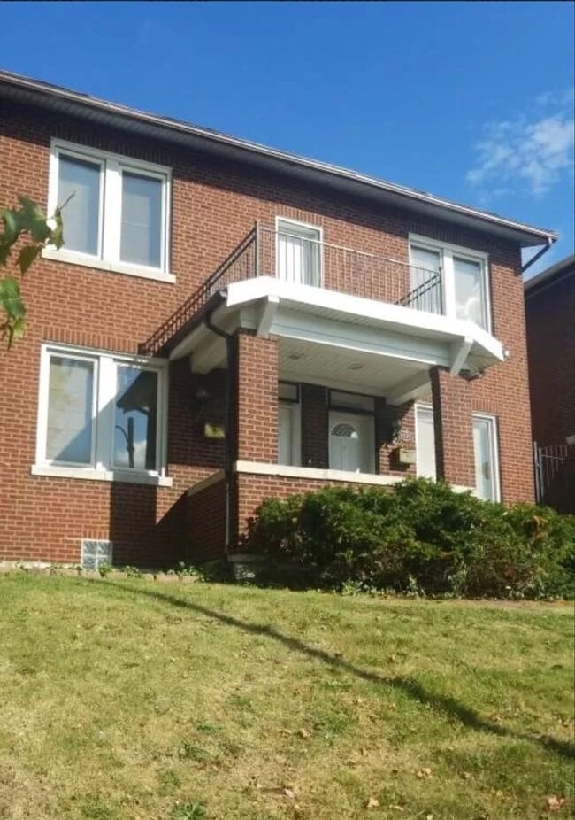 Building Photo - 4122-4124 S. Grand Unit 4124 Rental
